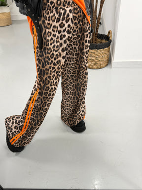 Animal Stripe Jogger (mid shade) - Orange Stripe
