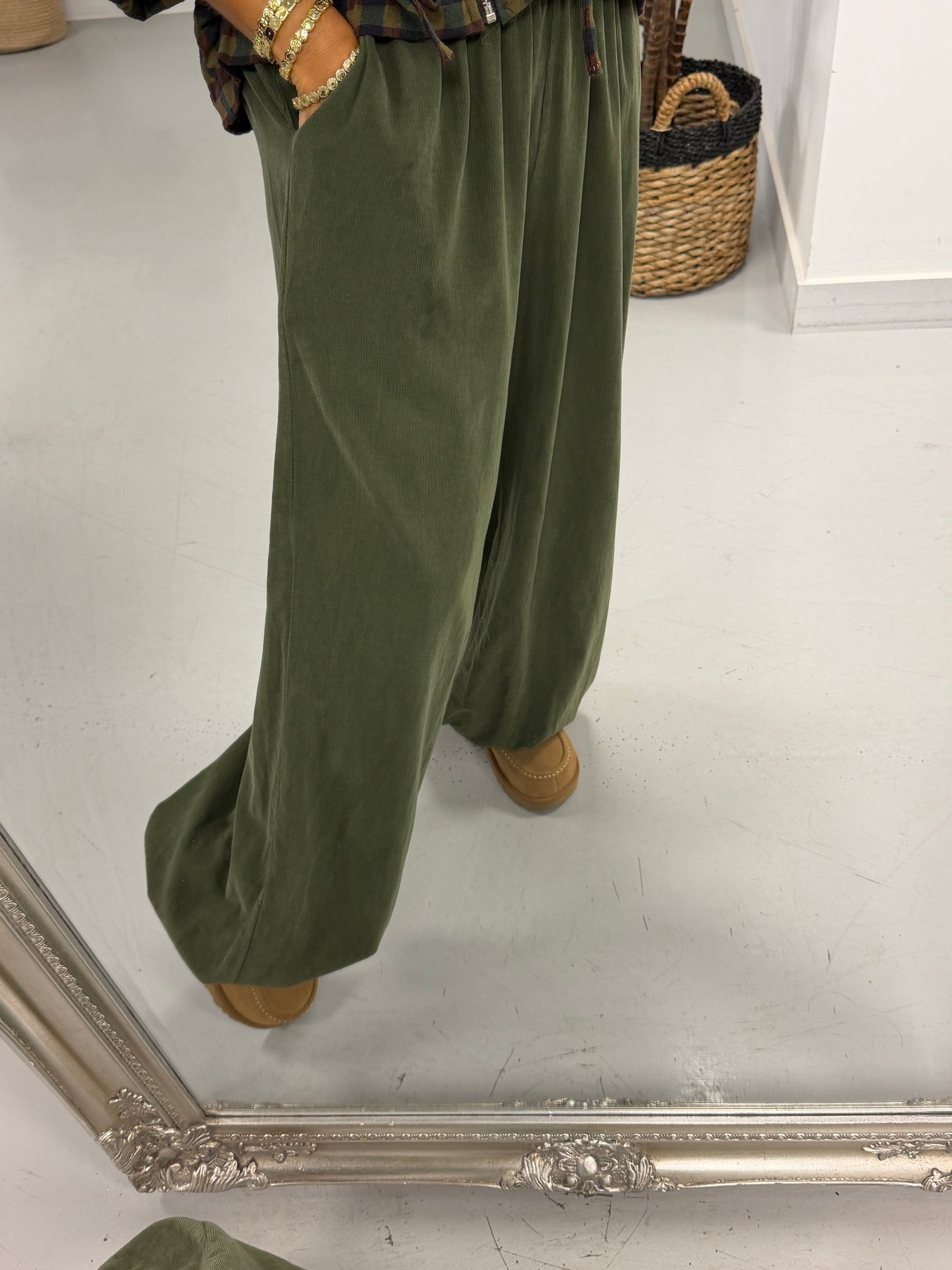 The Balloon Needlecord Trousers - Khaki