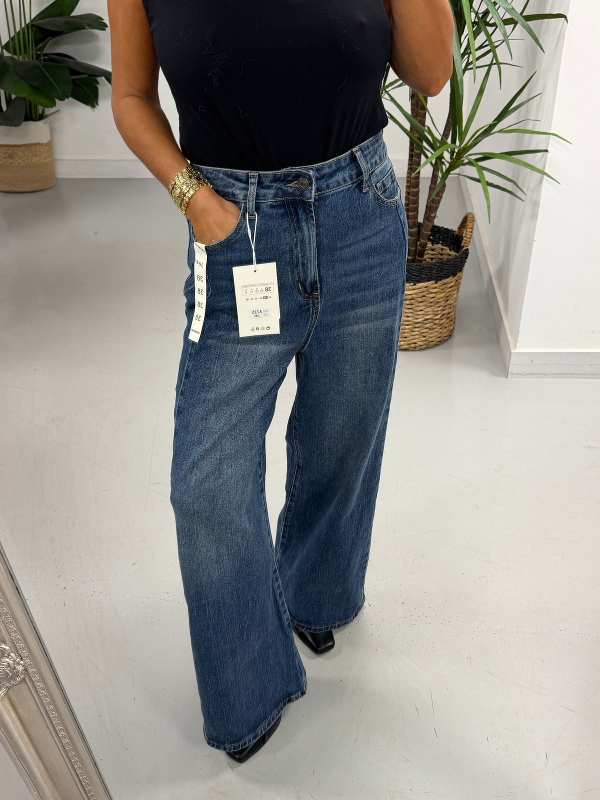 Redberry High Waisted Barrel Jean