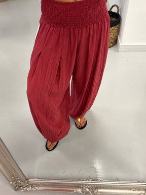 The Shirred TicToc Crinkle Balloon Trouser - Wine