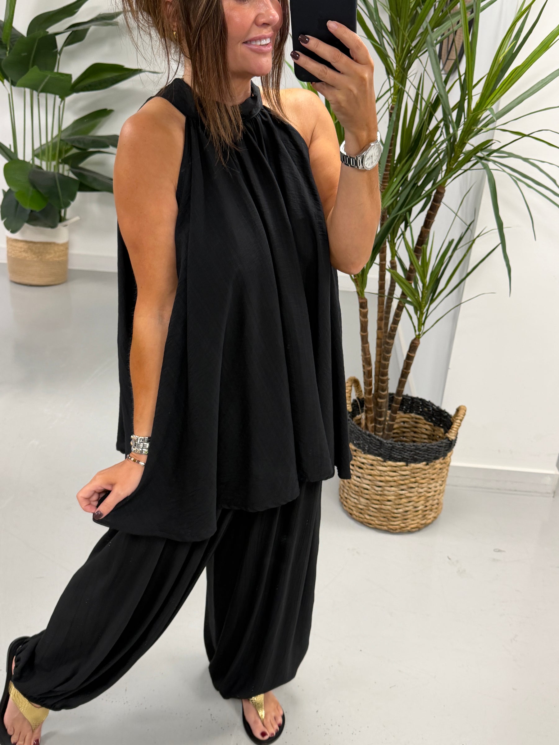 Crinkle Floaty Halter-neck Tunic - Black