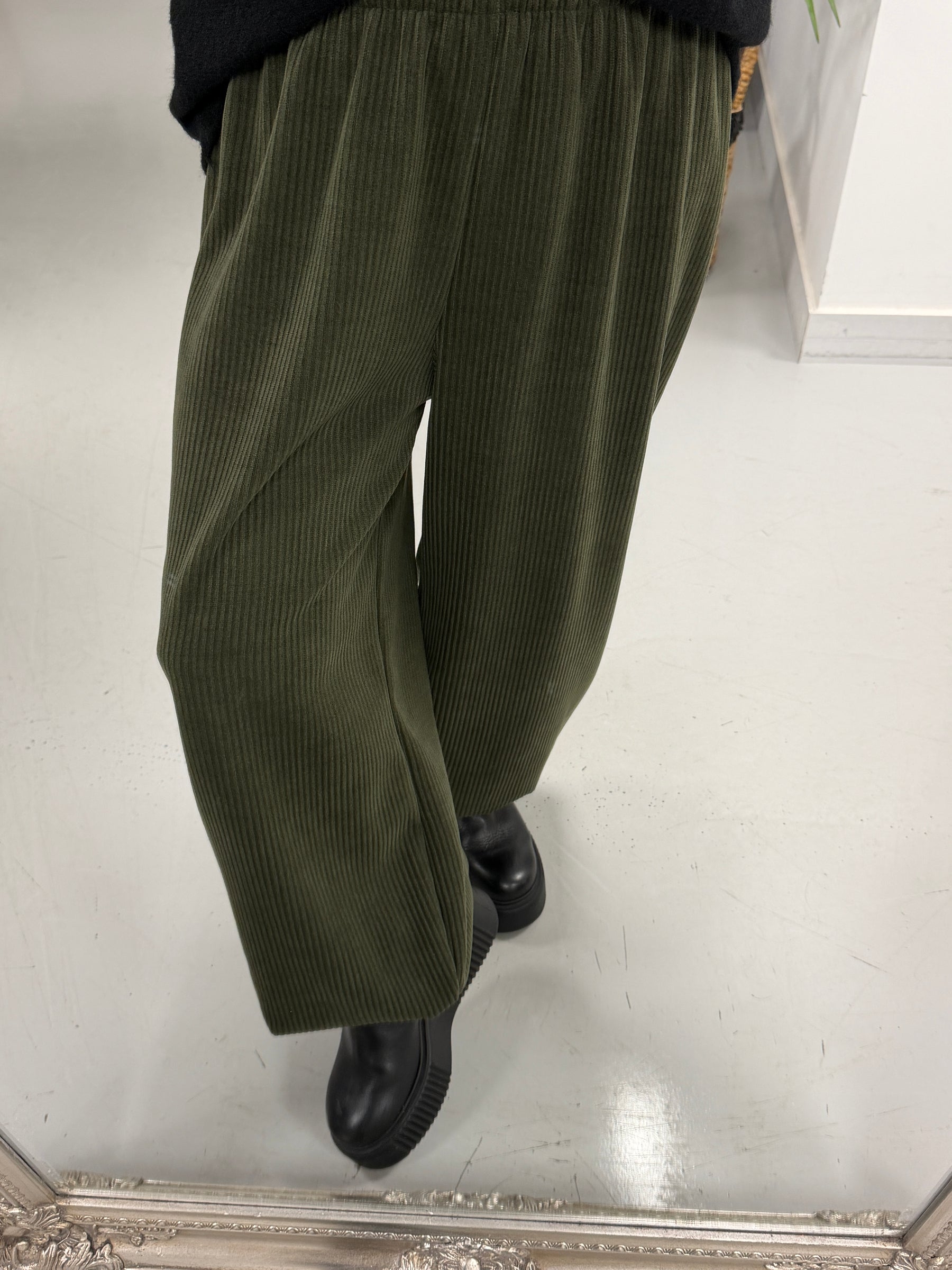 The Cambridge Cord Balloon Trousers - Khaki (Size 12-16)