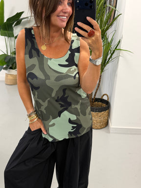 Ribbed Camo Vest - Khaki