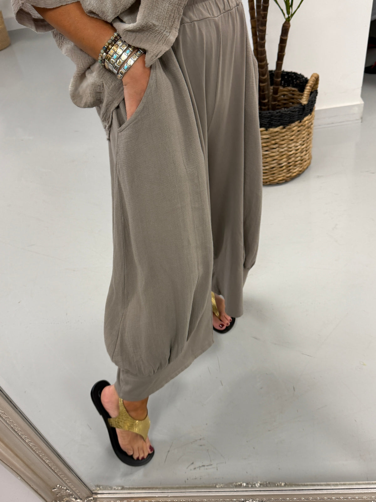 Sahara Cropped Pants - Taupe
