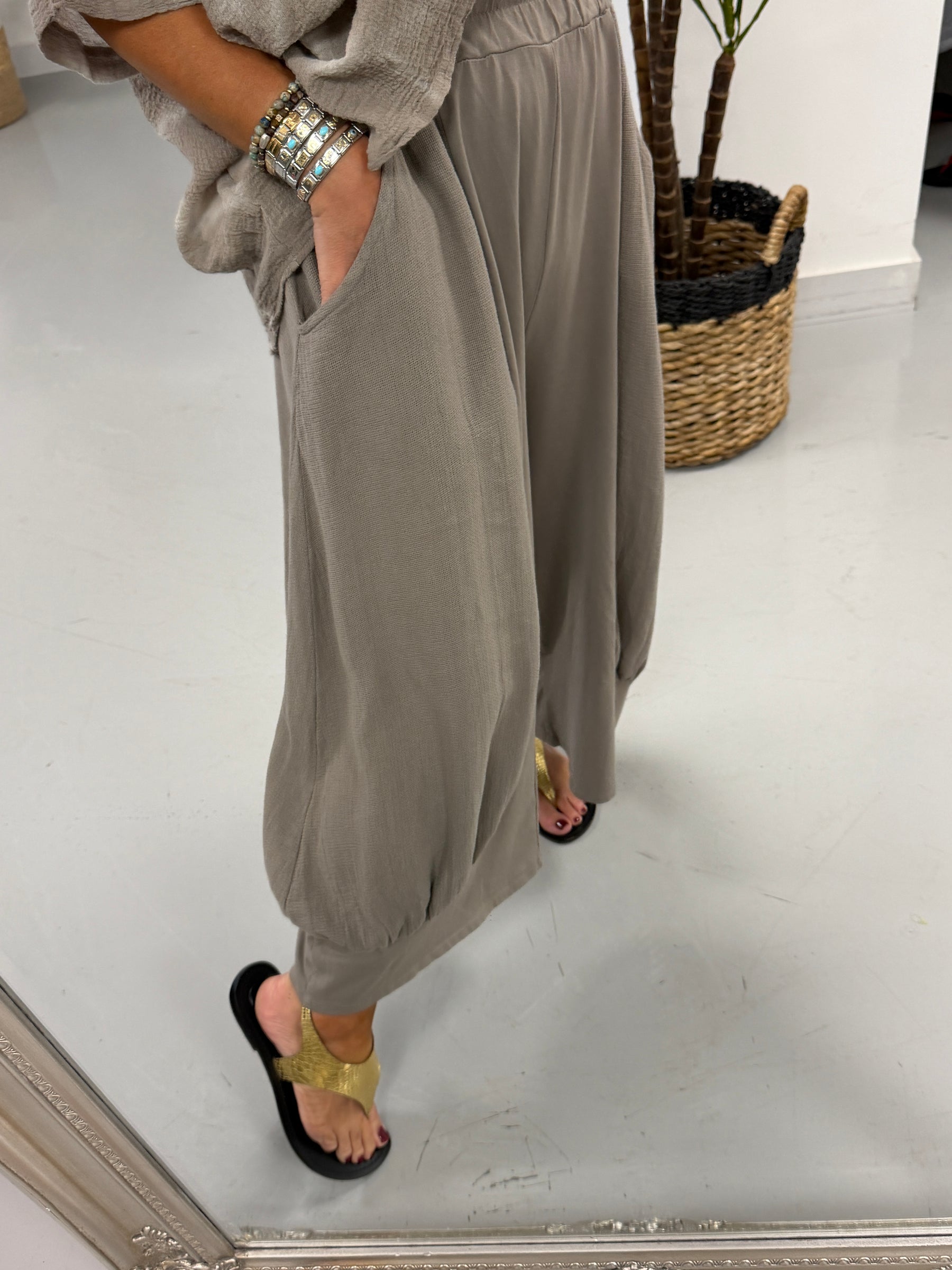 Sahara Cropped Pants - Taupe