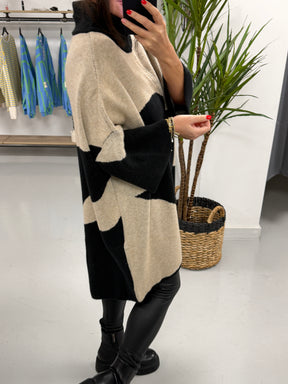 The Zip Up Abstract Soft Knit - Black/Cream