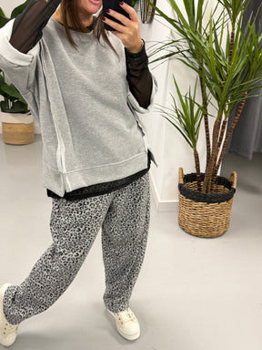 The Deluxe Weekend Crop Sleeve Sweat - Grey