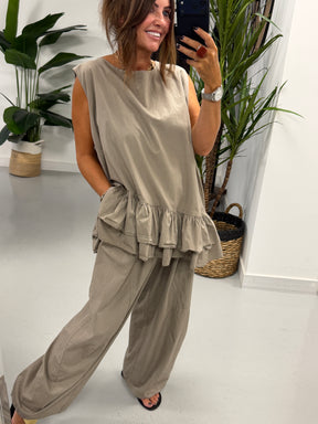 The LuLu Barrel Trouser - Pebble