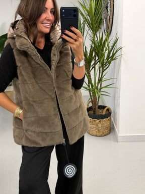 Fly Faux Fur Hooded Giilet  - Mocha