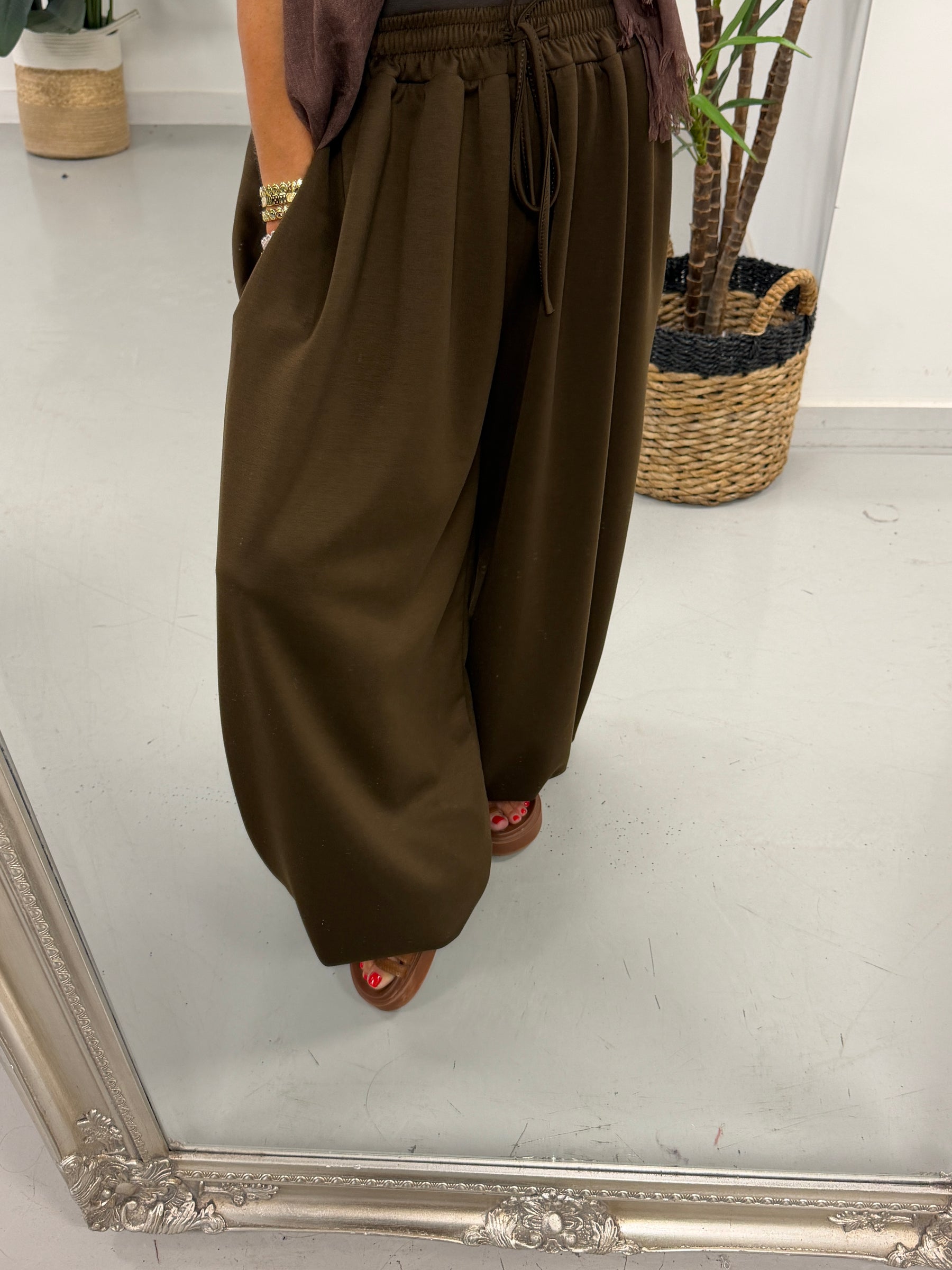 The Soft Touch Balloon Joggers - Chocolate