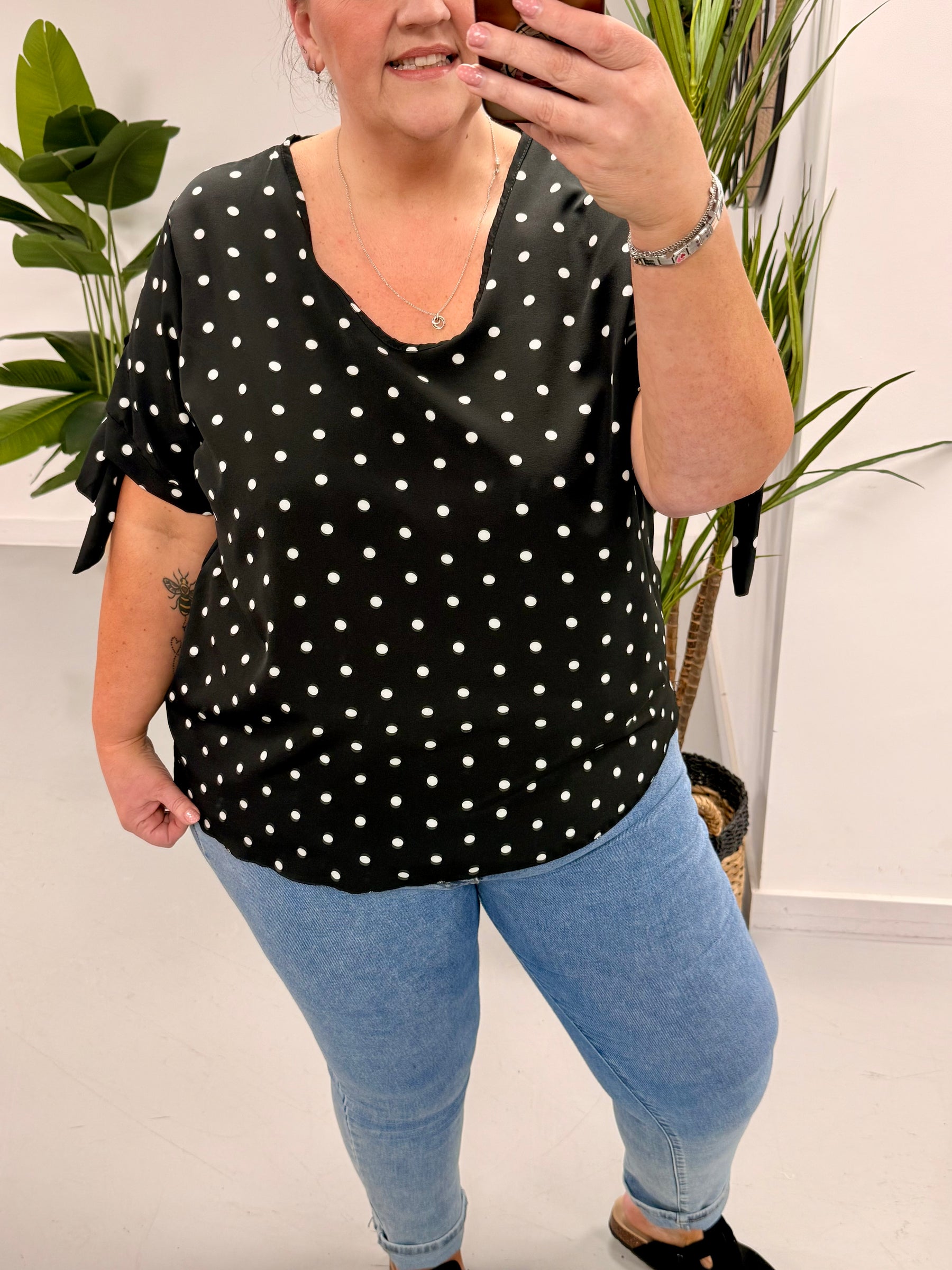 The Spotty Tie Sleeve - Black