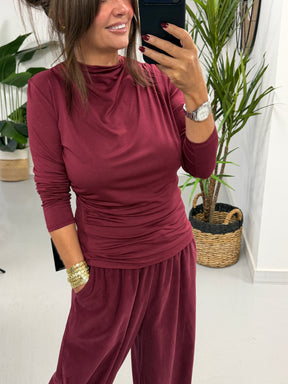 Basic Ruffle Neck - Wine (Size 10-14)