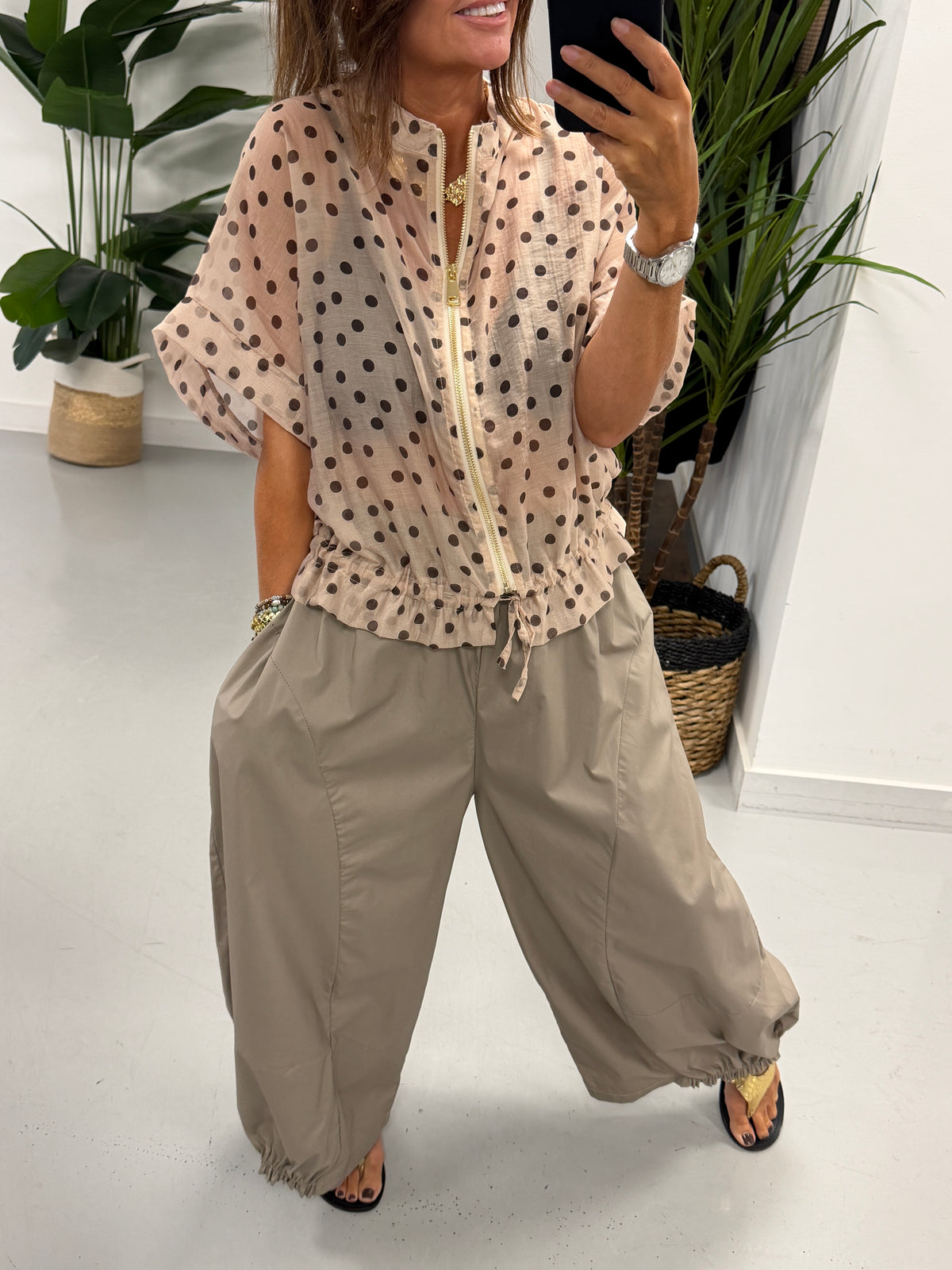 The Urban Ruched Hem Barrel Trouser - Pebble