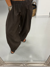 The LuLu Barrel Trouser - Chocolate