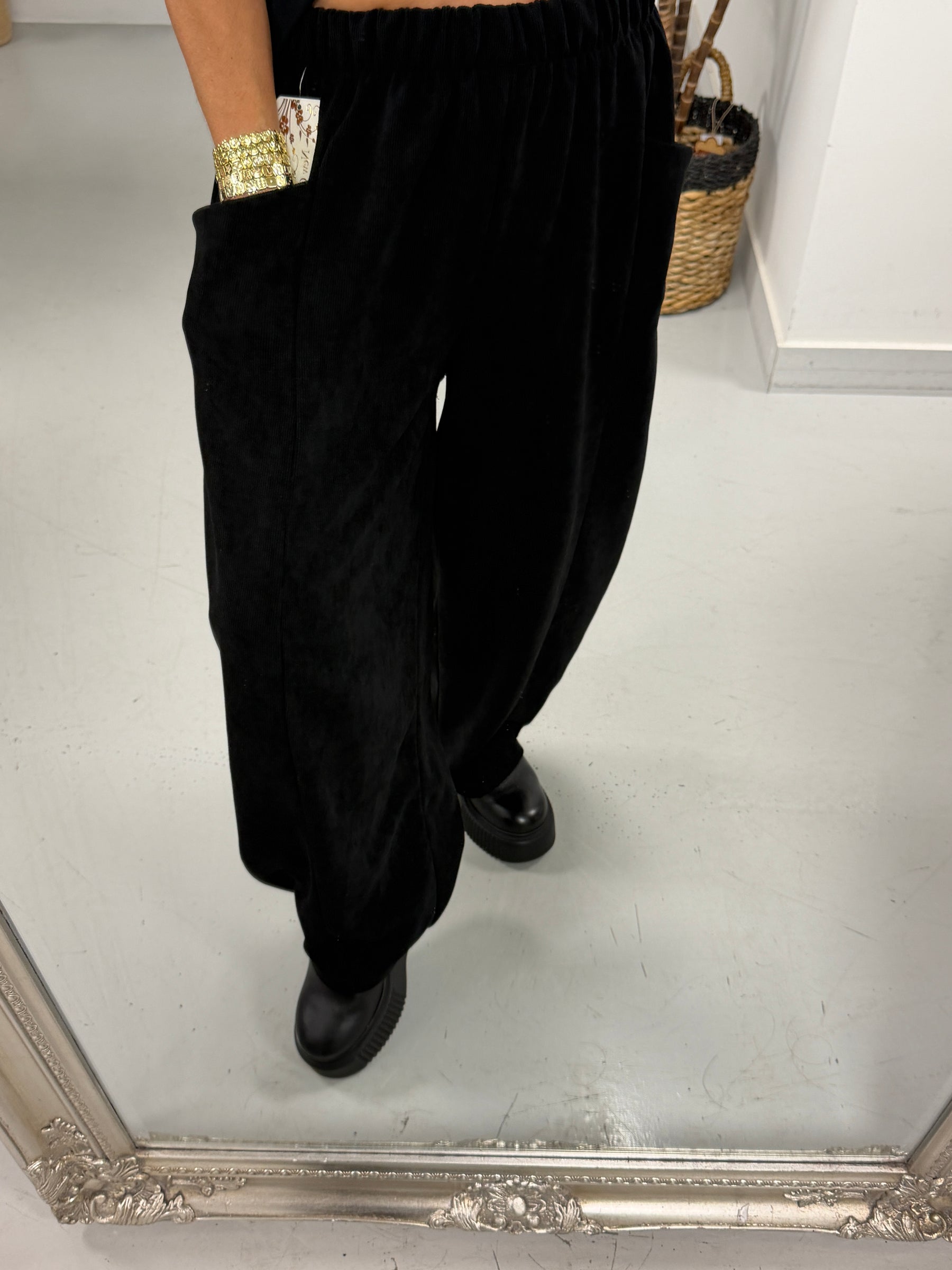 The Charleston Cord Pocket Barrel Trousers - Black (Size 12-18)