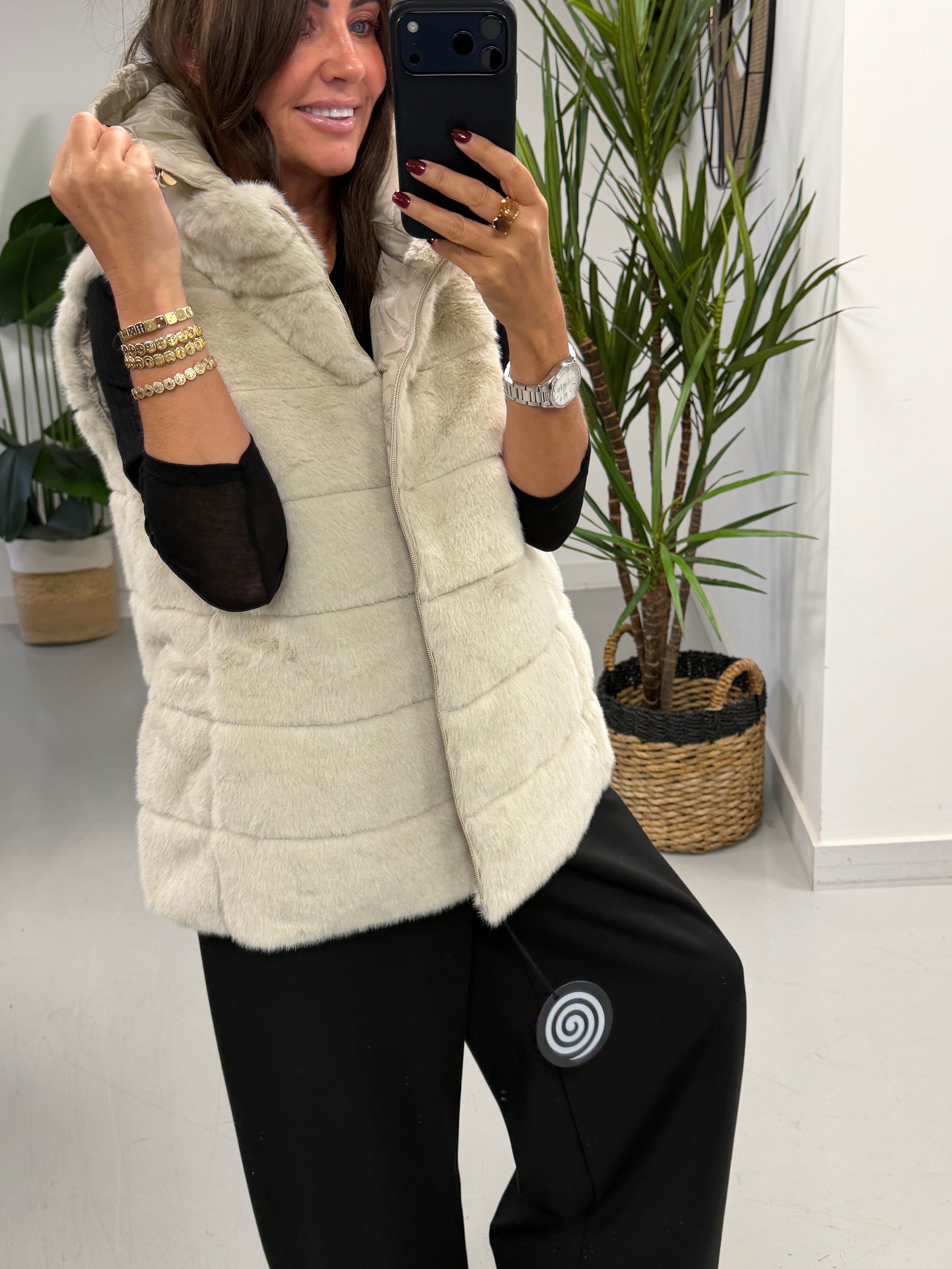 Fly Faux Fur Hooded Giilet  - Cream