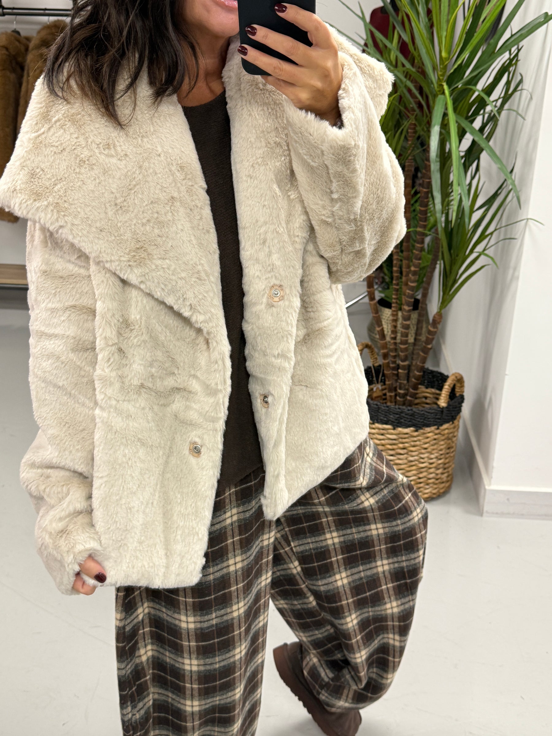 The Safron Faux Fur Coat - Cream