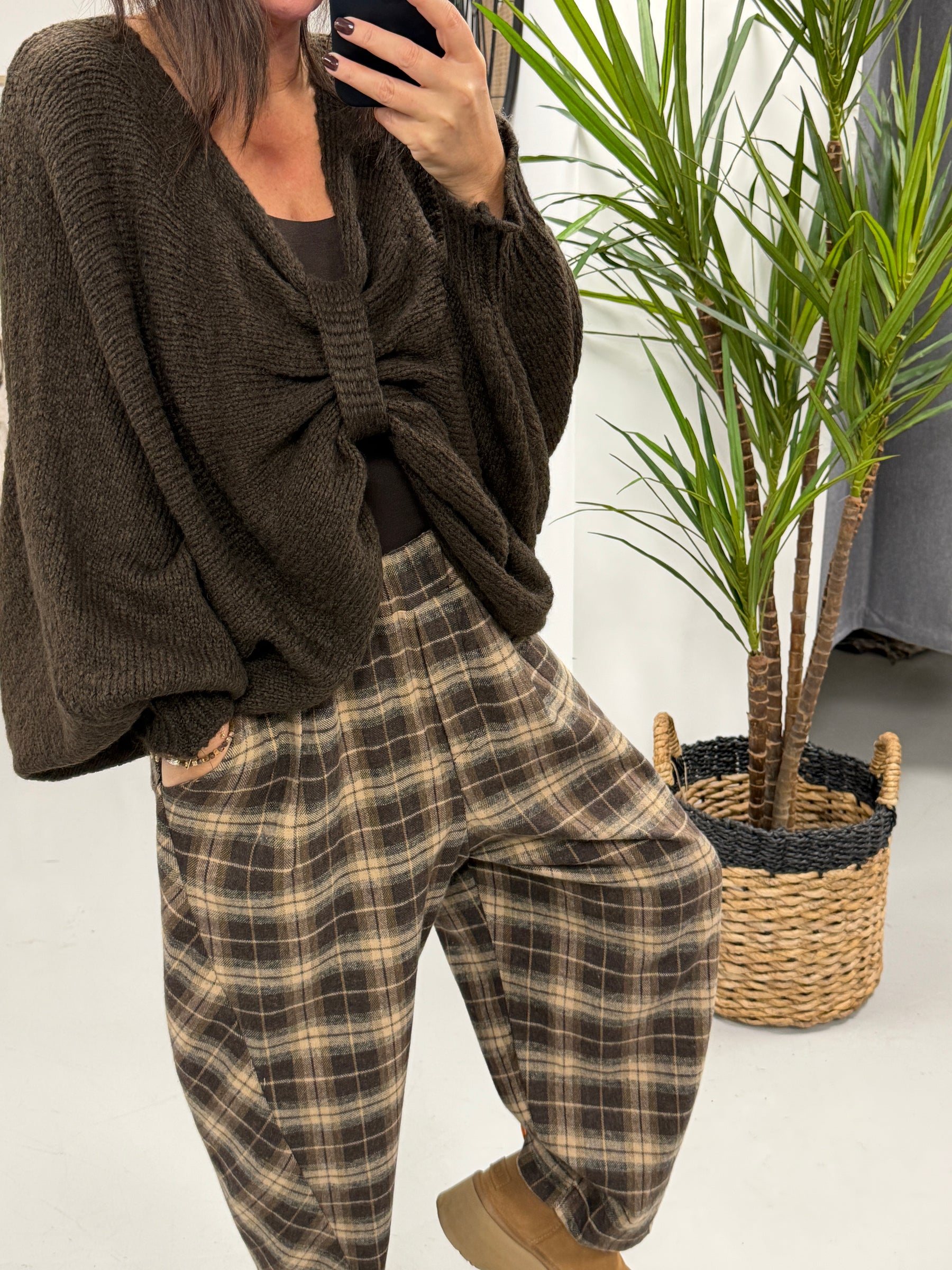 The Button Bow Cosy Knit - Chocolate