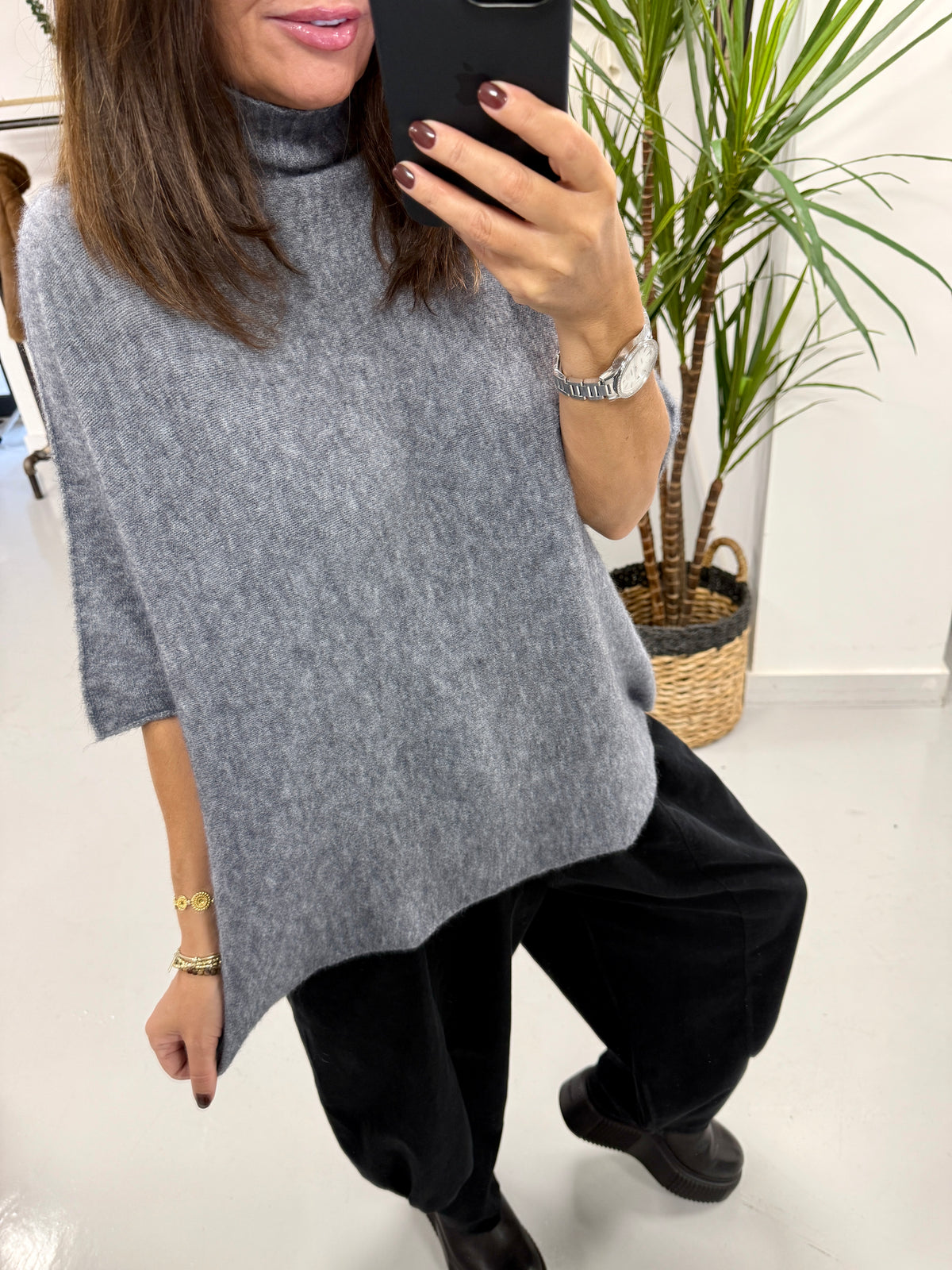 Oakley Crop Sleeve Knit - Grey