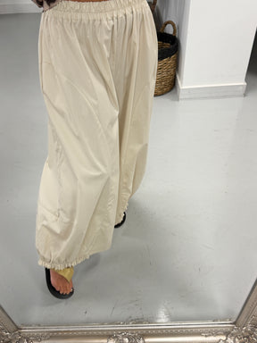 The Urban Ruched Hem Barrel Trouser - Cream