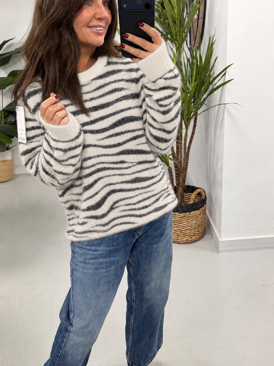 Super Soft Zebra Knit - White