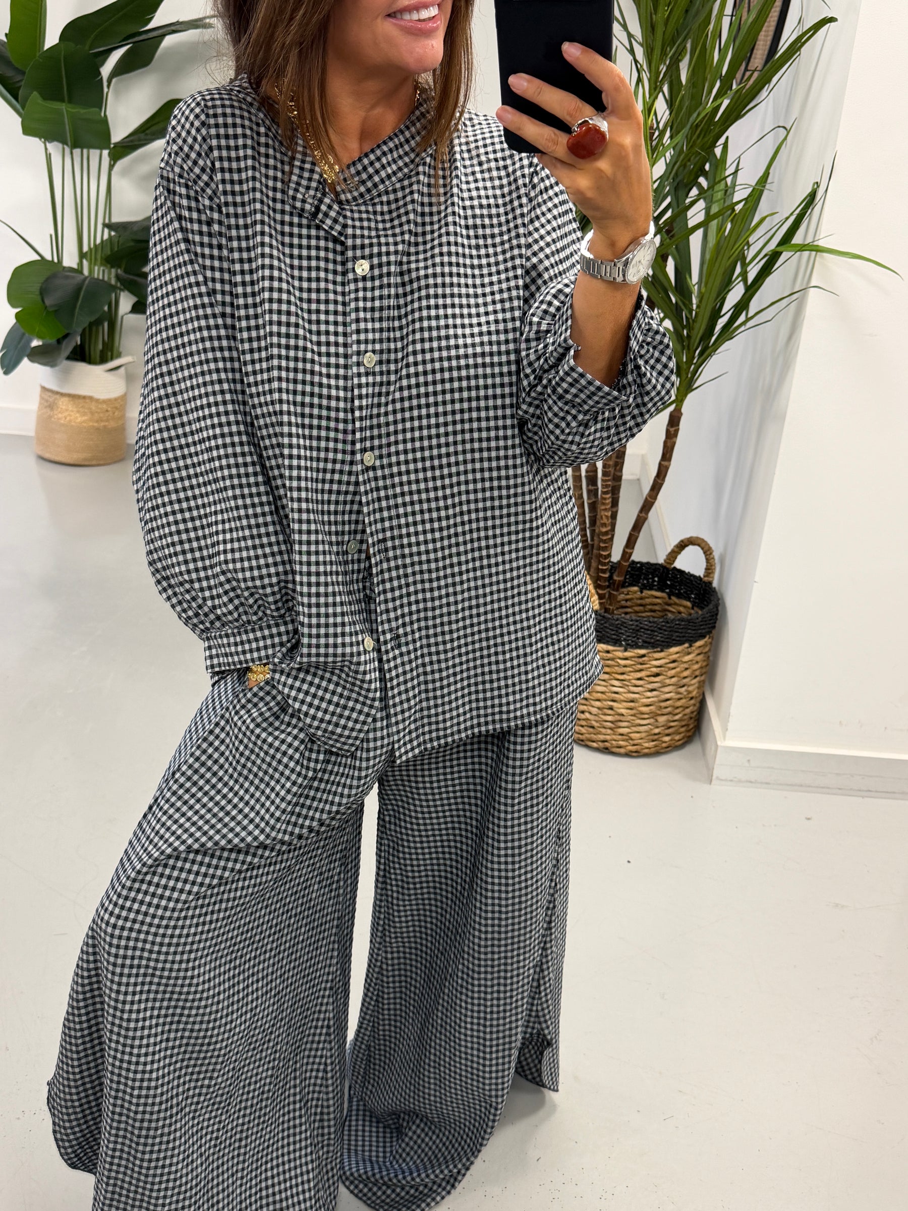 The Gingham Button Shirt - Black