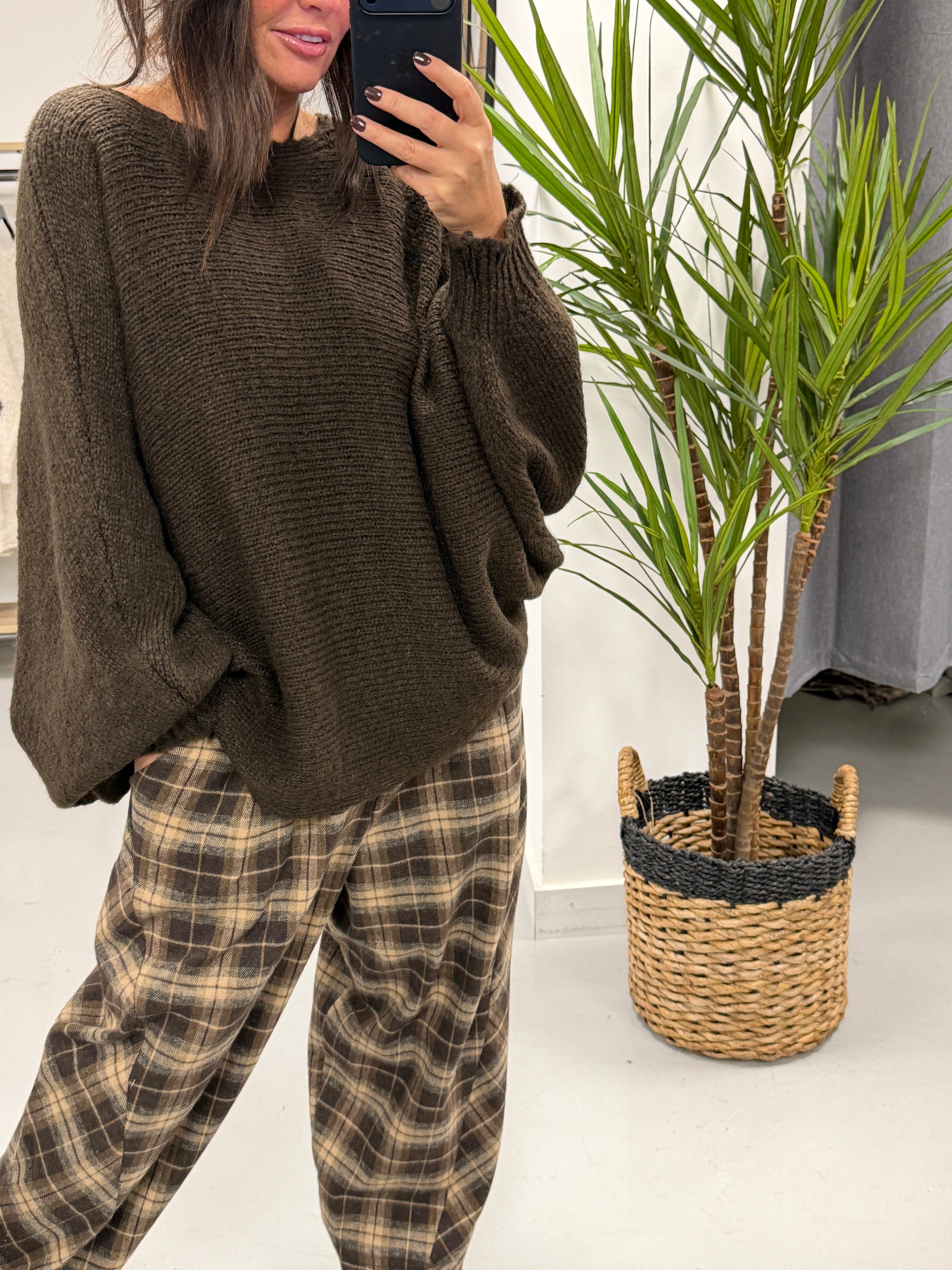 The Button Bow Cosy Knit - Chocolate