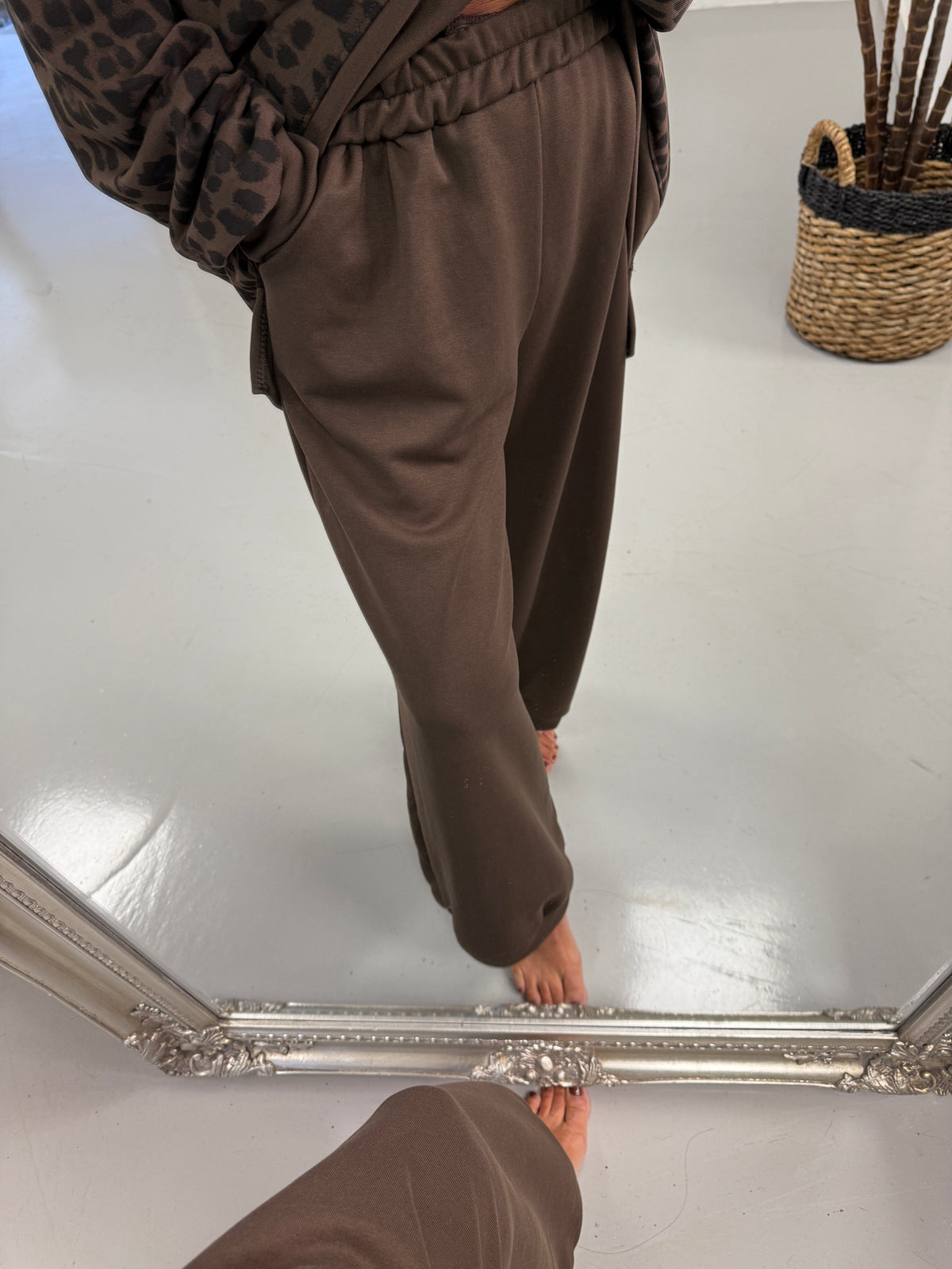 The Charlbury Cocoon Jersey Joggers - Chocolate