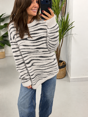 Super Soft Zebra Knit - White