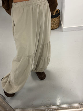 The Tiered Balloon Needlecord Trousers - Cream