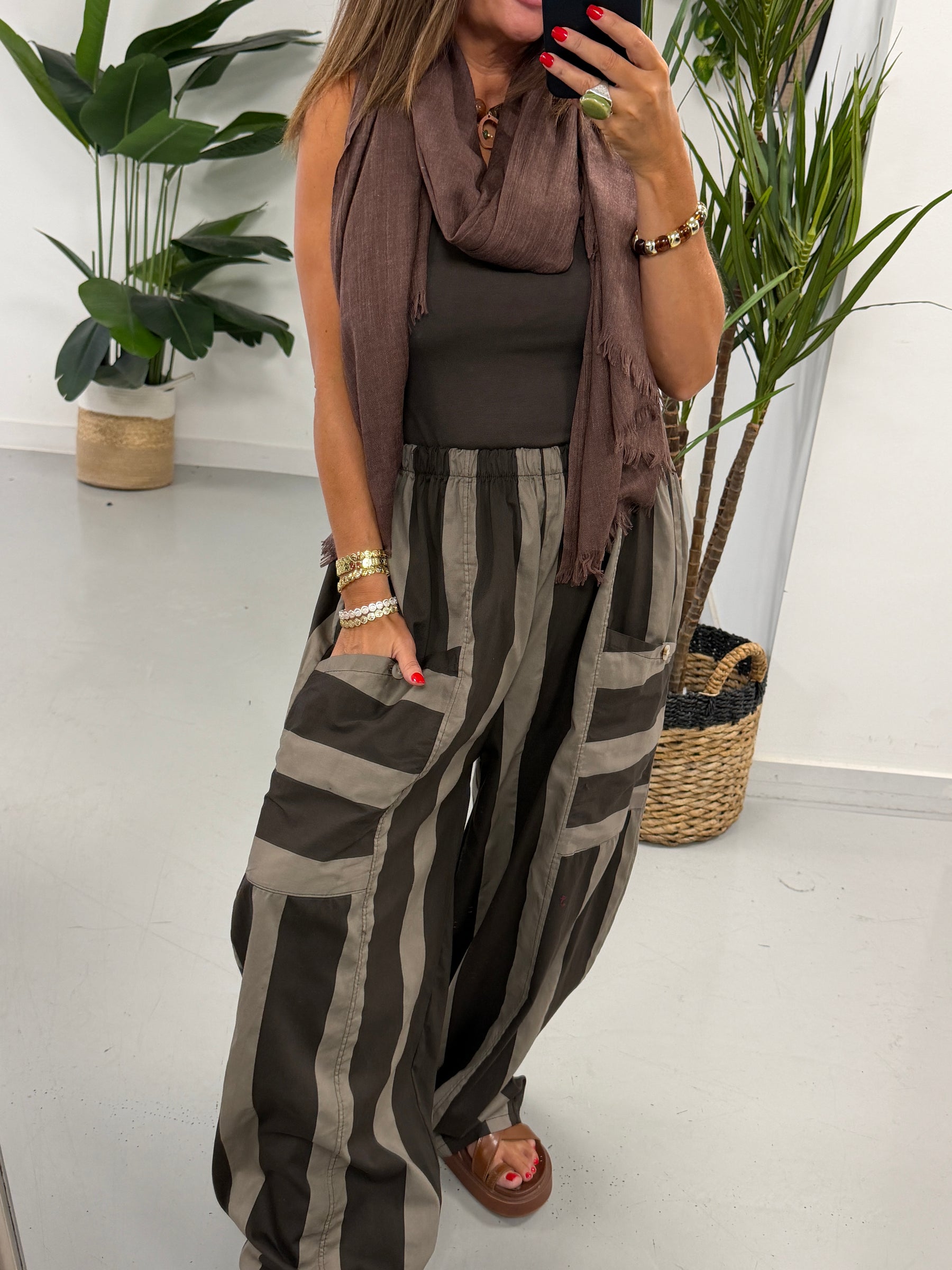 Bailey Wide Stripe Barrel Pants - Taupe/Dark Chocolate