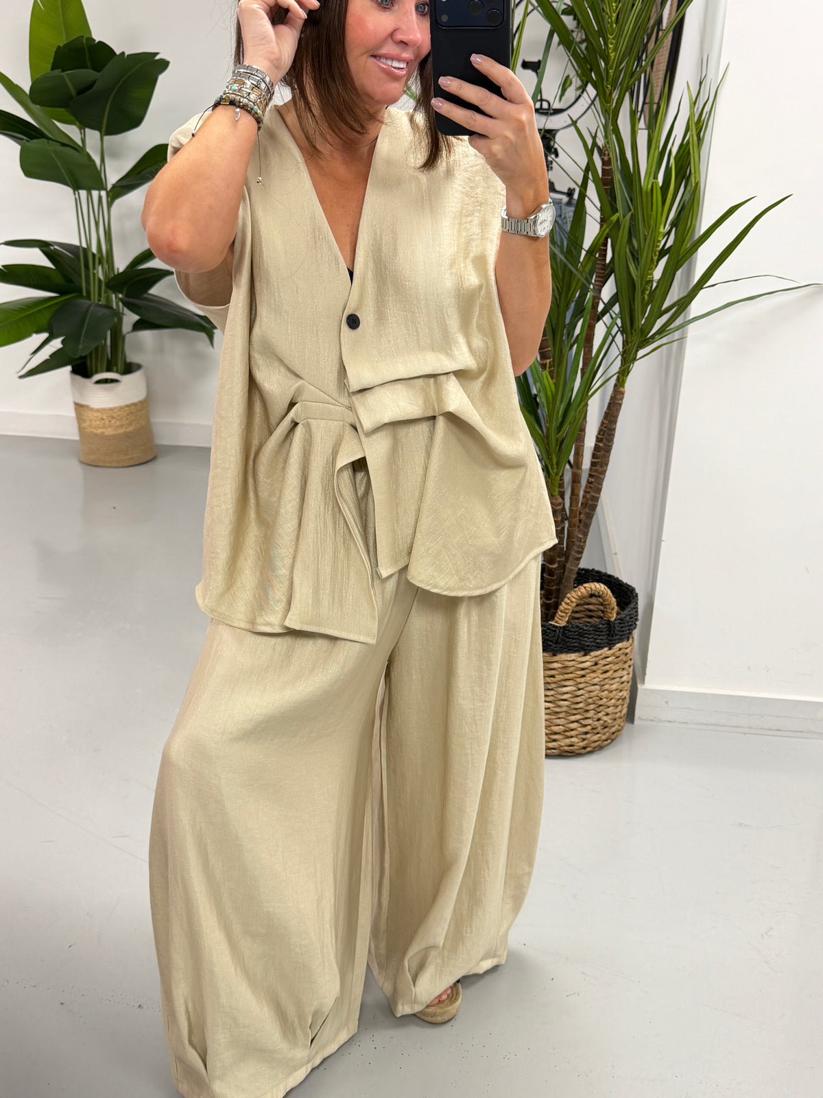 I.D Arizona Quirky Waistcoat - Oyster