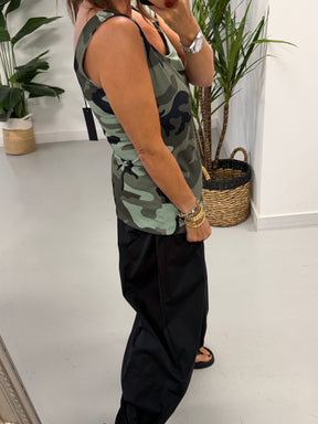 Ribbed Camo Vest - Khaki