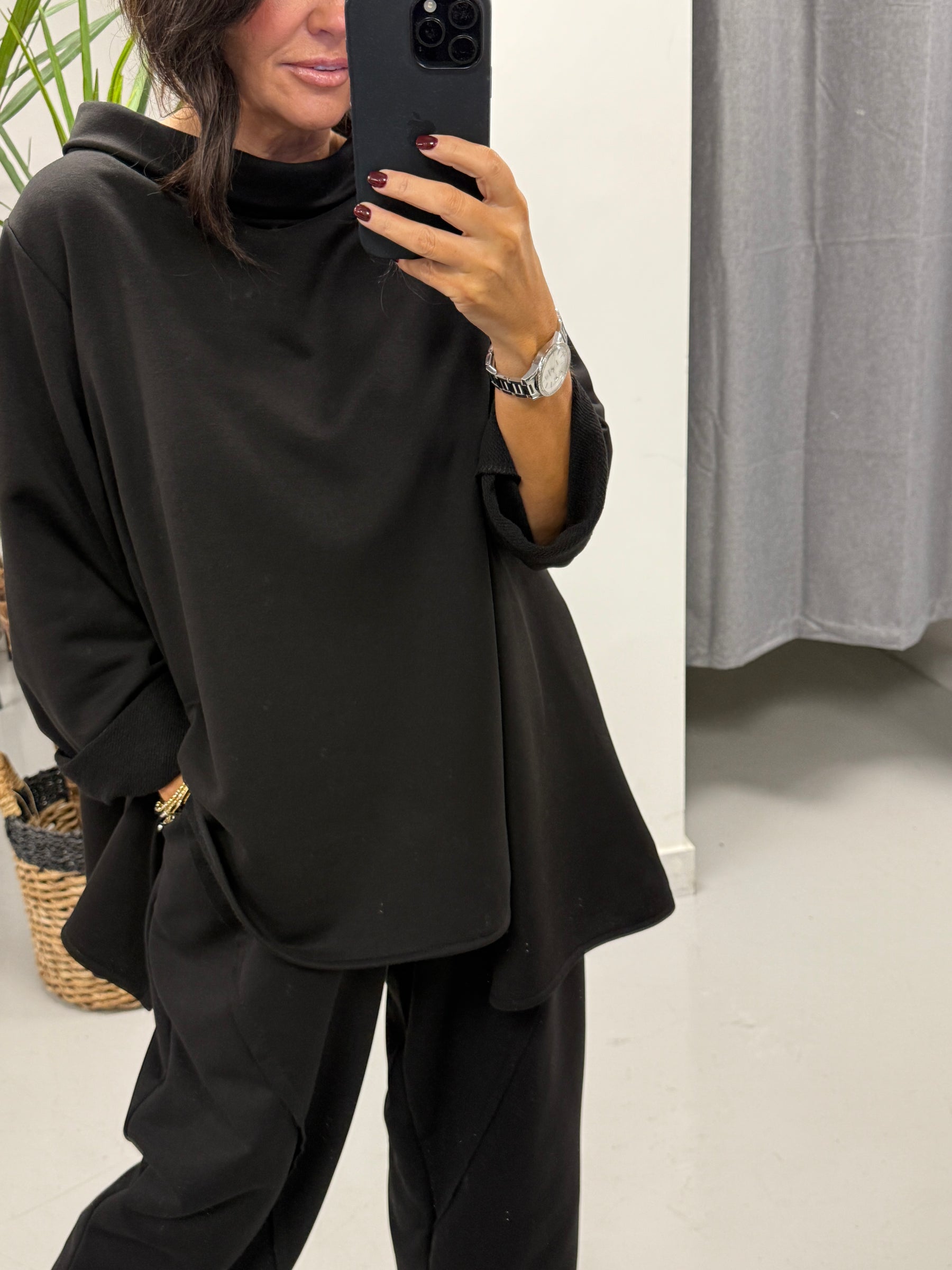 The Deluxe Weekend Collection Reverse Collar Tunic - Black