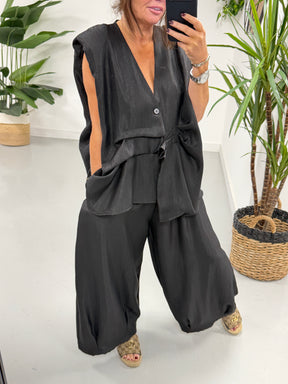 I.D Arizona Quirky Waistcoat - Black