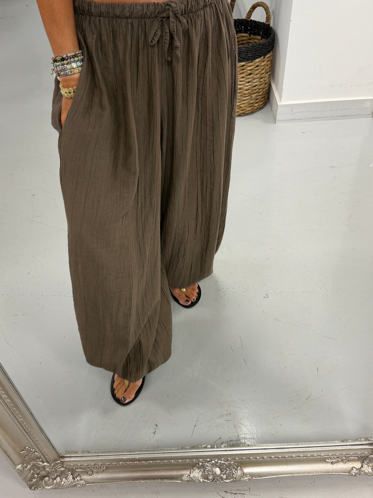 The OG TicToc Crinkle Balloon Trousers - Chocolate