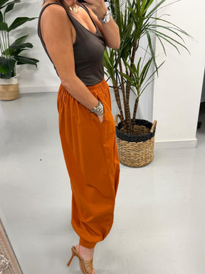 The Button Barrel Trouser - Rust