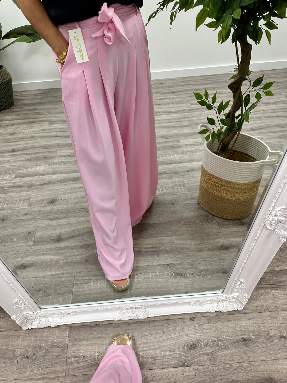 The Casey Belted Wide Leg Trousers - Baby Pink
