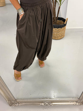 The Button Barrel Trouser - Chocolate