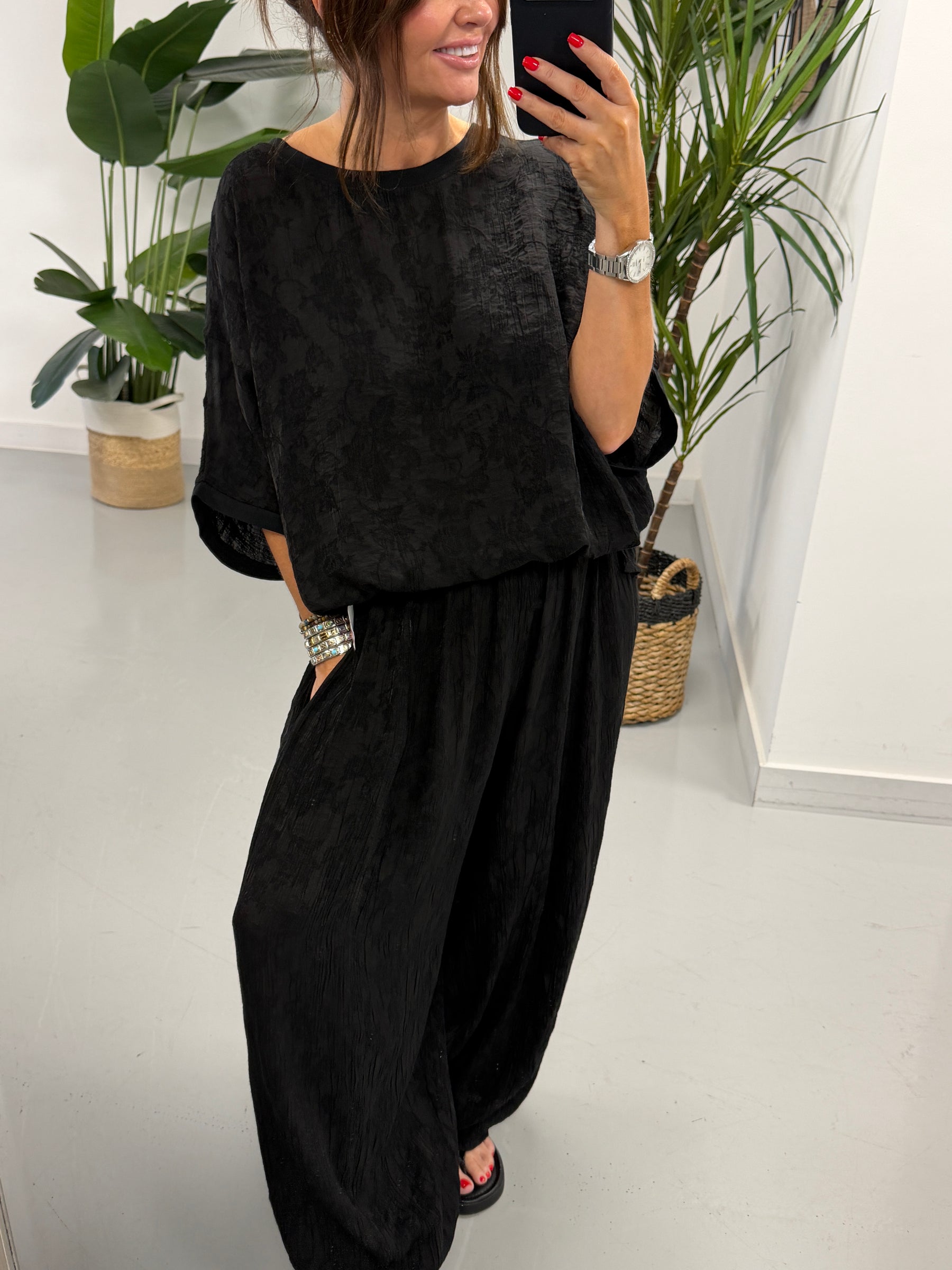 PRE ORDER The Aspen Textured Tunic - Black