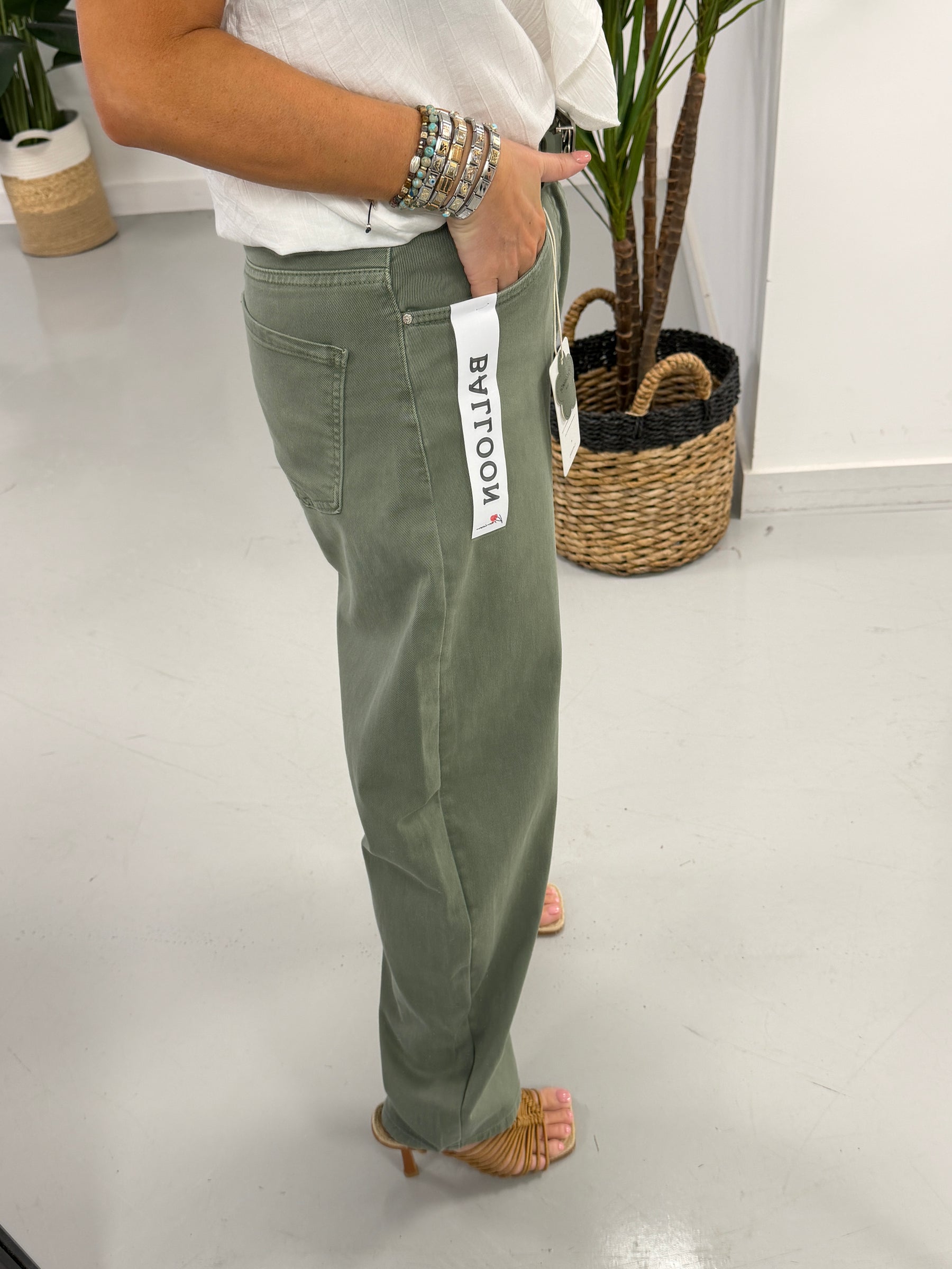 Balloon Leg Jeans - Khaki