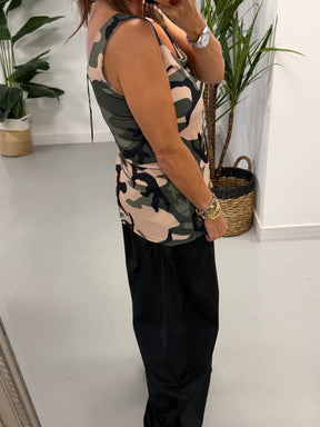 Ribbed Camo Vest - Mocha