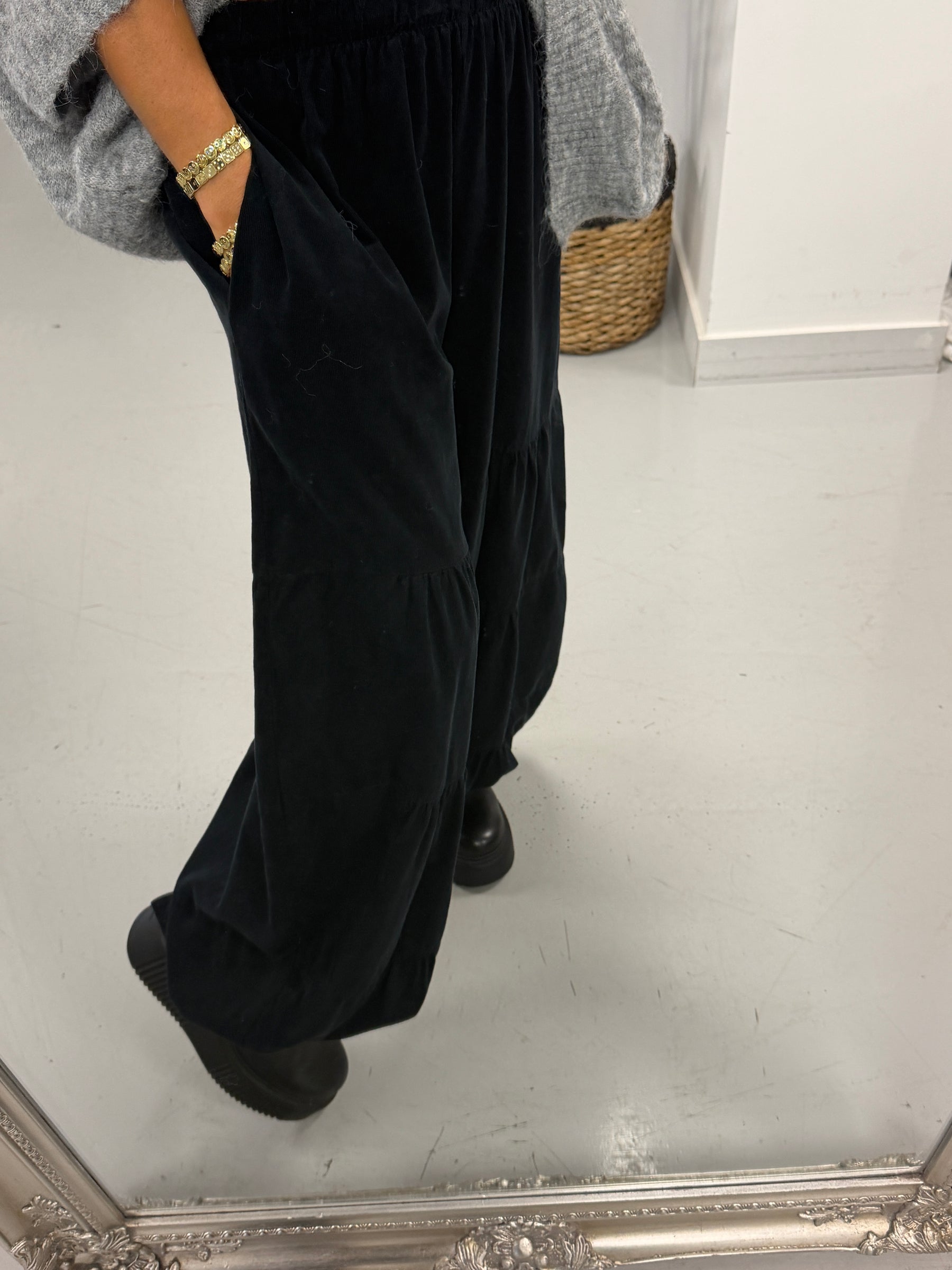 The Tiered Balloon Needlecord Trousers - Black
