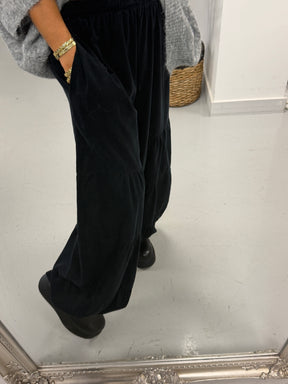 The Tiered Balloon Needlecord Trousers - Black