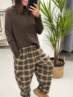 Ribbed Sleeve Knit - Chocolate