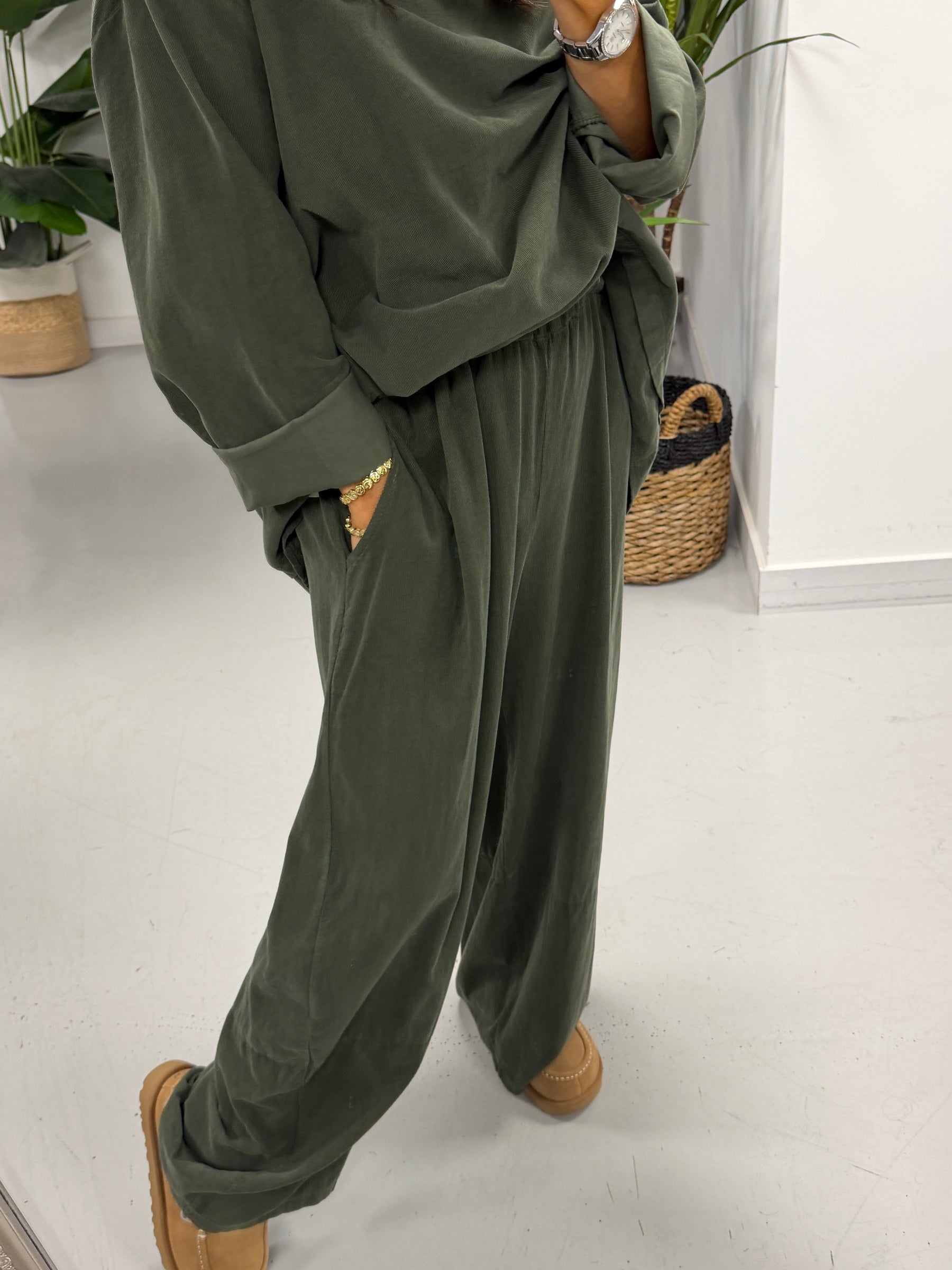 The Barrel Needlecord Joggers - Khaki
