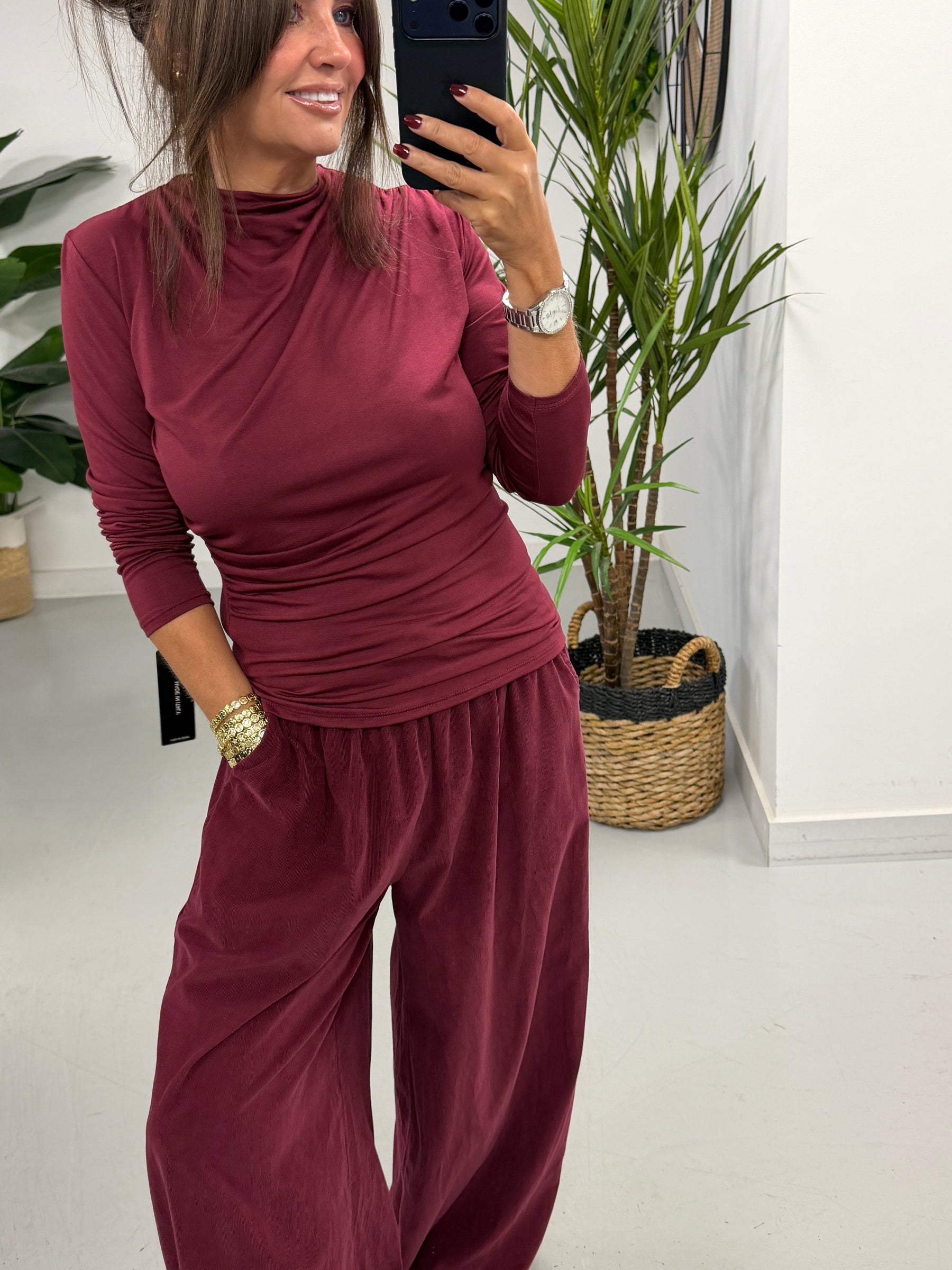 Basic Ruffle Neck - Wine (Size 10-14)