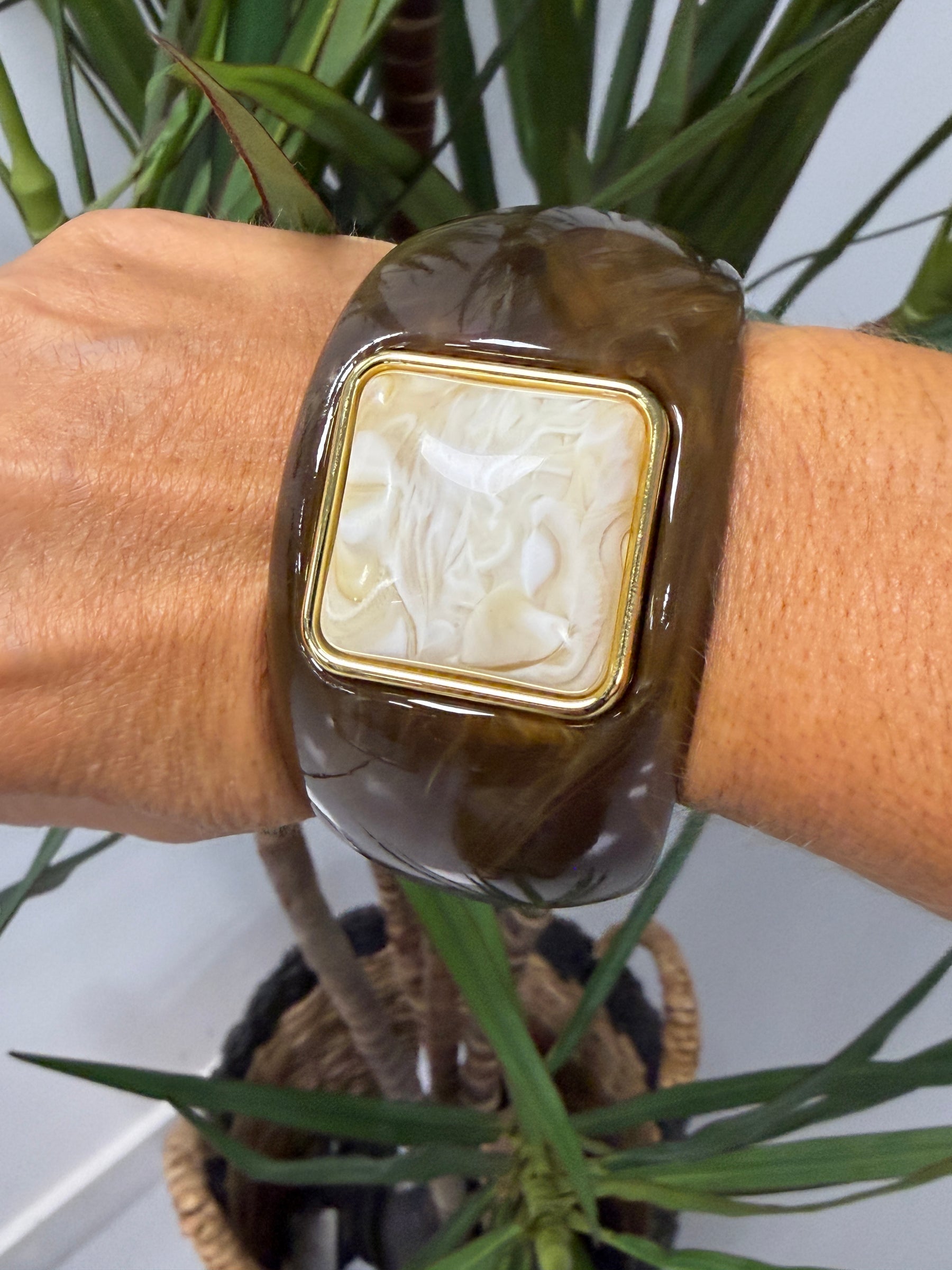 Thick Resin Chocolate Bangle (Square Cream Stone)