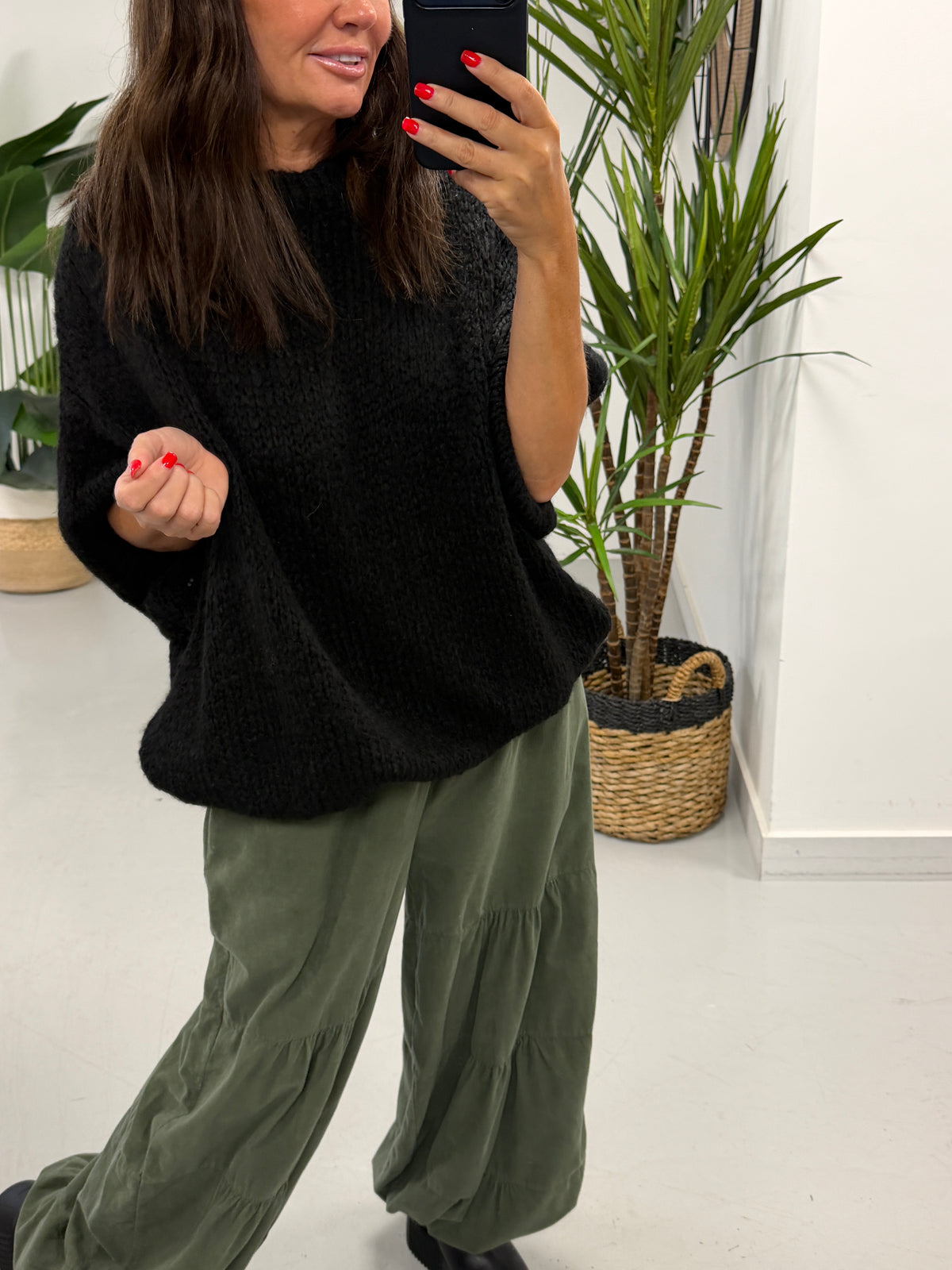 The Rustic Crop Sleeve Knit - Black