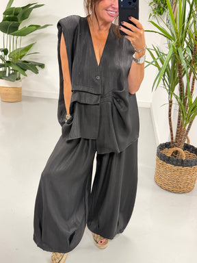 I.D Arizona Quirky Waistcoat - Black